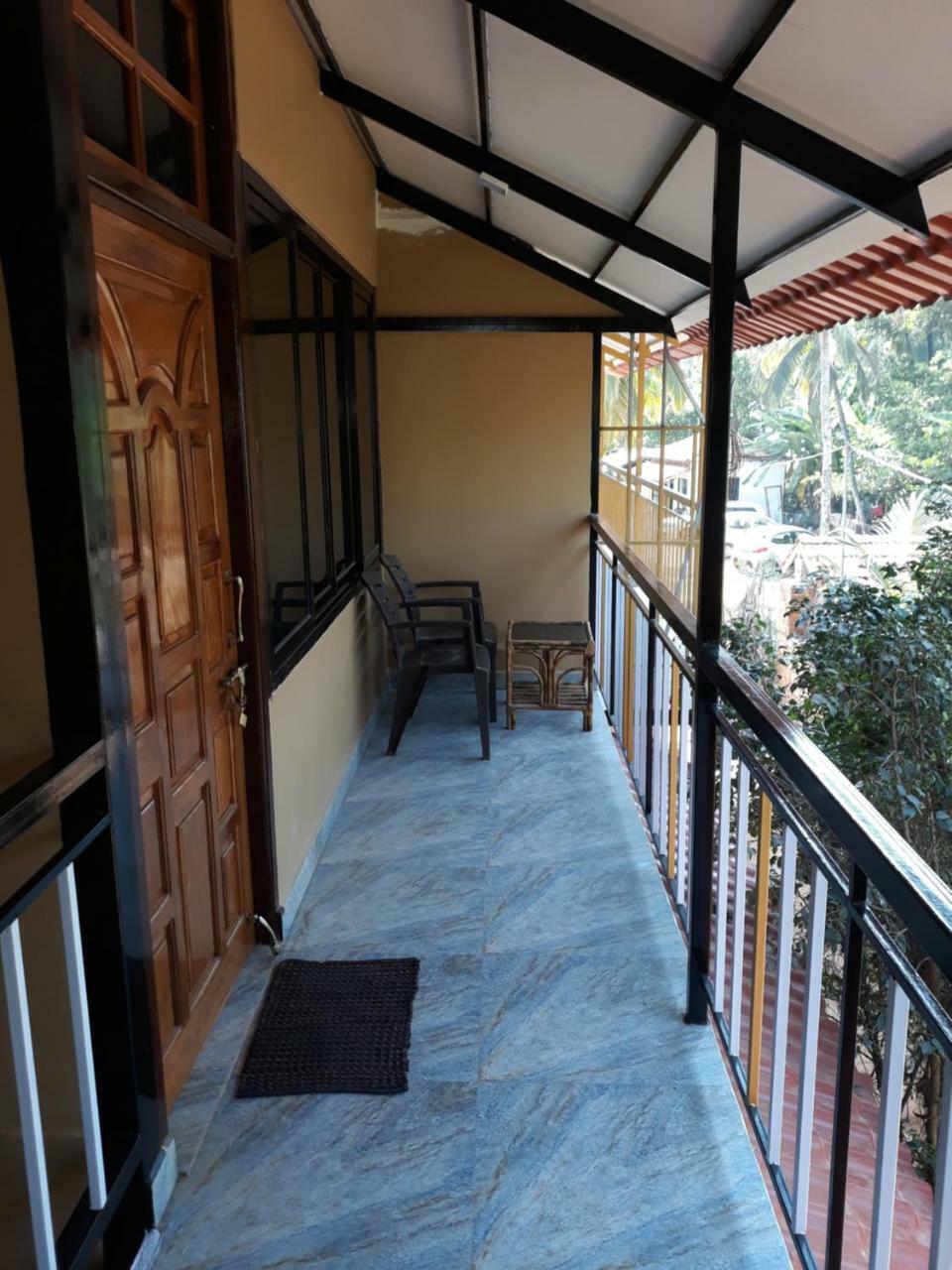 Shawn'S The Morjim Enclave Hotel Exterior foto